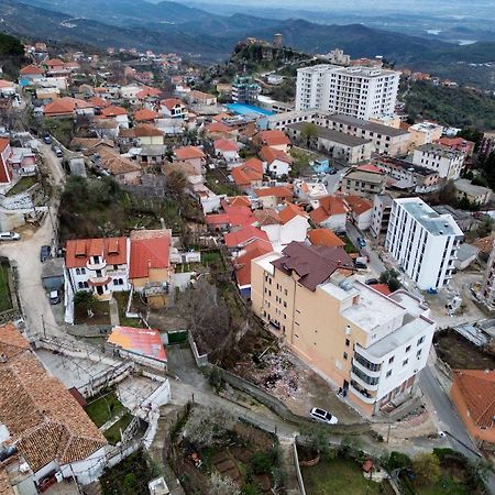 Vila Taga Guesthouse Krujë Extérieur photo