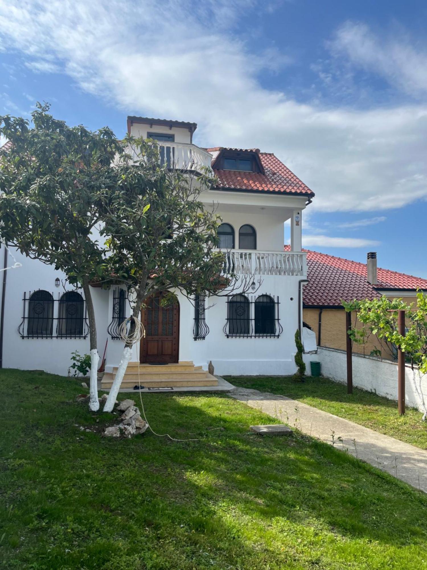 Vila Taga Guesthouse Krujë Extérieur photo